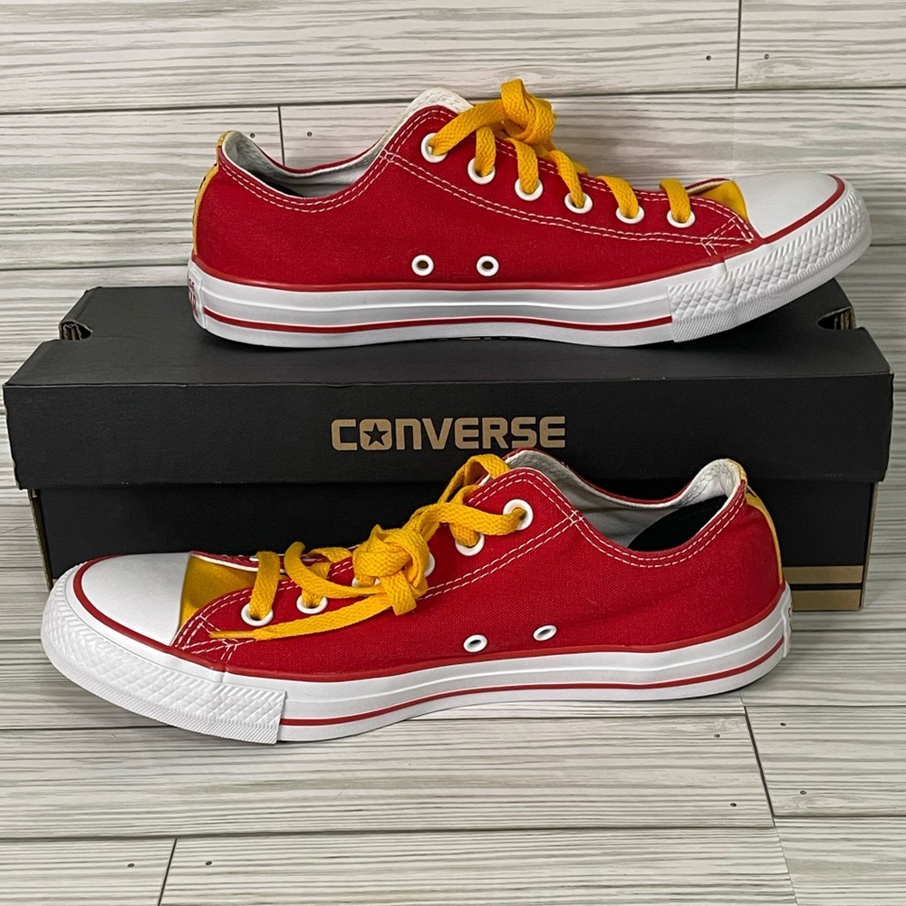 ✨Converse✨ Red & Golden Low Top